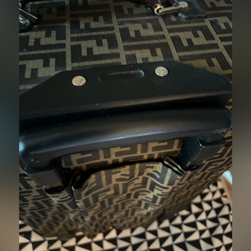 🔥🔥🔥Fendi carry-on vintage luggage - good conditions Authentic - Picture 6 of 12